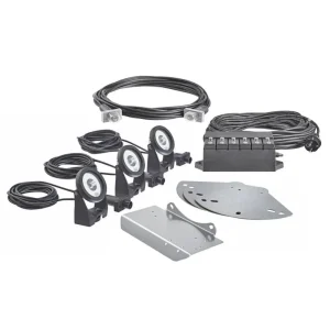 OASE flytende fontenesett RGB med tre spotter, kontroller, festeplater og kabler lagt ut