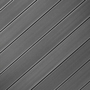 GOP Woodlon Deco trekompositt Light Grey terrassebord med fine riller lagt på skrå