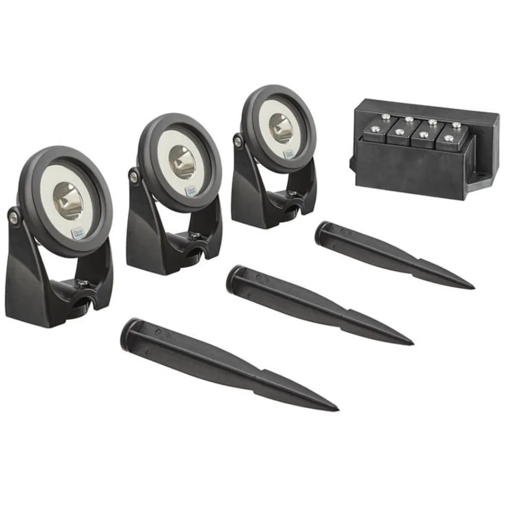 OASE LunAqua Power LED Set 3 med tre spotlys, jordspyd og fordelerboks i studio