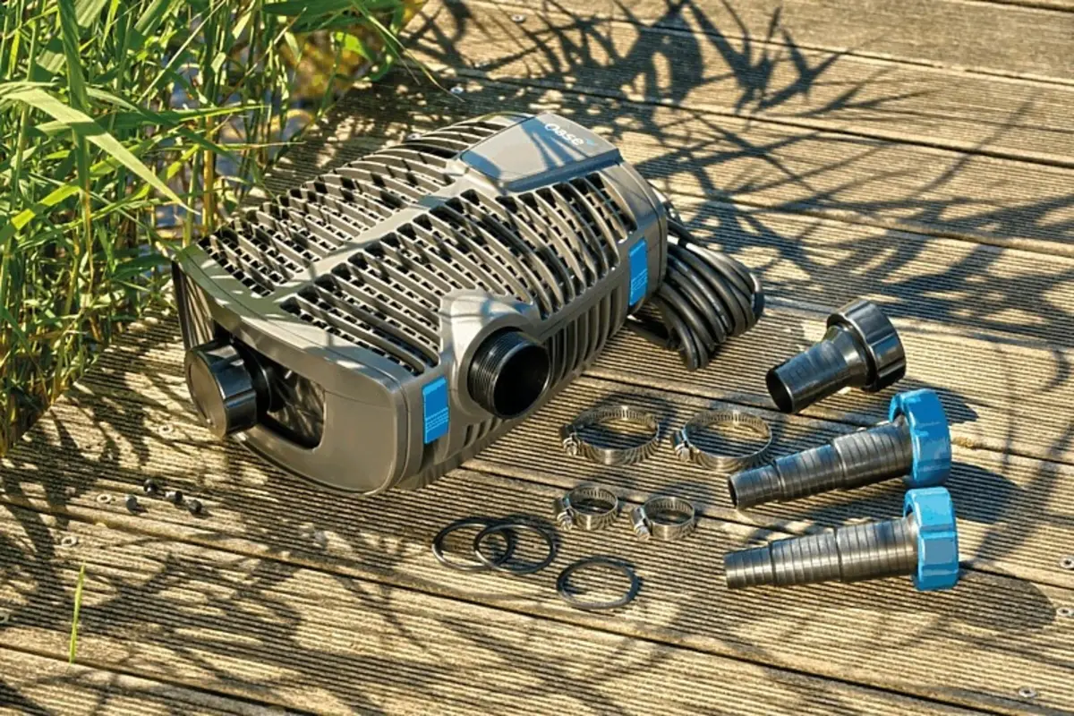 AquaMax Eco Premium 5000 med slanger og klemmer