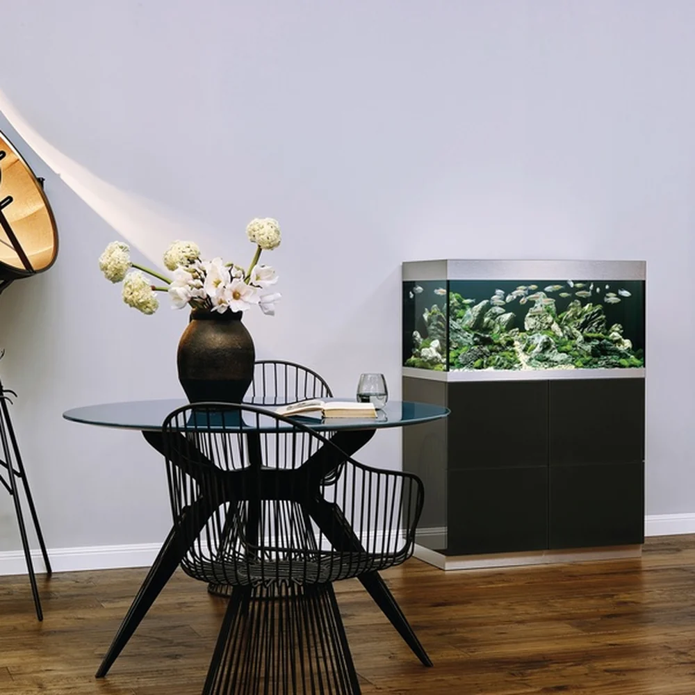 OASE HighLine 200 antrasitt med planteakvarium ved et spisebord i glass