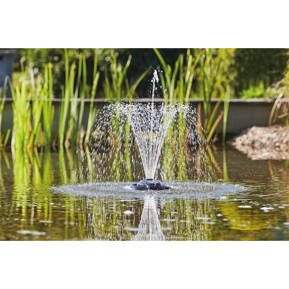 OASE IceFree 4 Seasons som fontene om sommeren