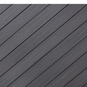 Woodlon Elegance trekompositt Grey, grå terrassebord med treårer lagt diagonalt