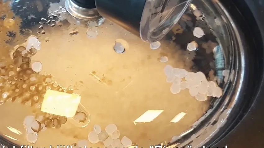 Video der AquaForte viser spyling av et UltraBead beadfilter