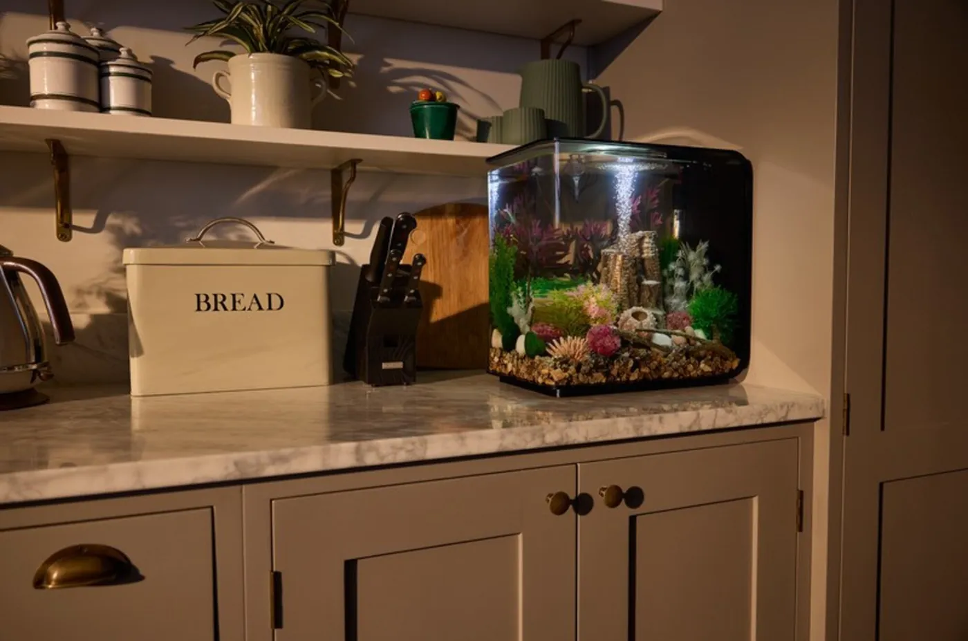 biOrb FLOW MCR akvarium på kjøkkenbenk