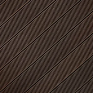 GOP Woodlon Deco trekompositt Brown terrassebord i brunt med fine riller lagt på skrå