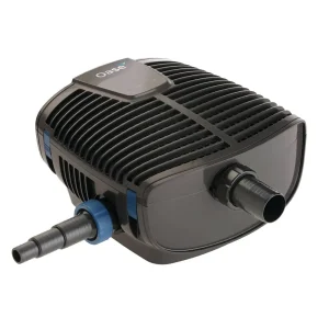 OASE AquaMax Eco Twin 30000 filterpumpe sett skrått forfra med utløp og trinnstuss