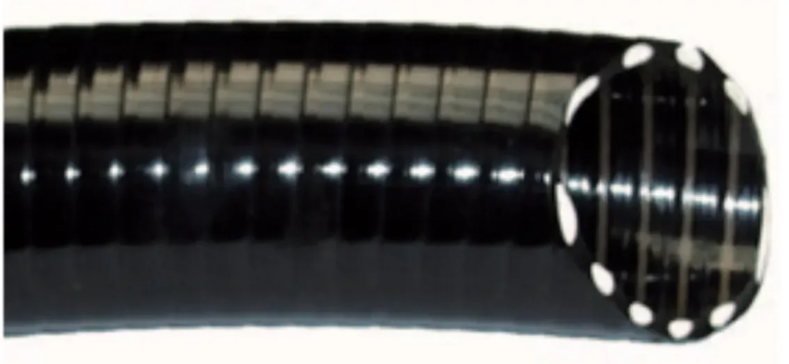 Trykkslange 50 mm, svart spiralforsterket damslange sett tett på med åpen ende